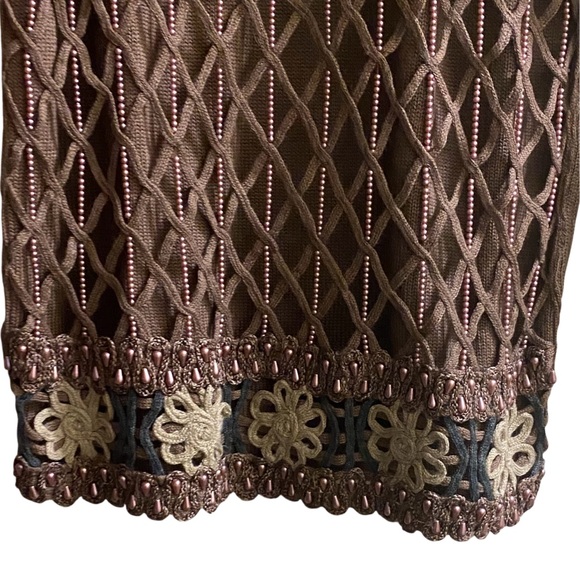 Brown Crochet Knit Top
W/Beading
*GUC
*worn once in the house
#N061 - Picture 4 of 11